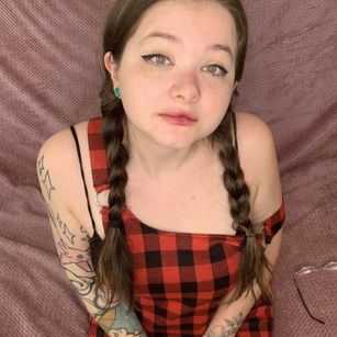 Model - YuiBeesley feet