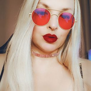 Model - FredericaFonk heels