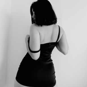 Model - Annakomatsu Hot