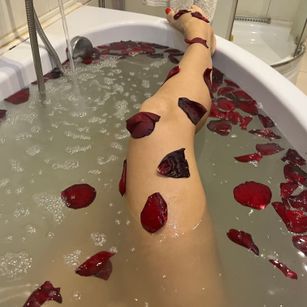 Model - Vlada brunette