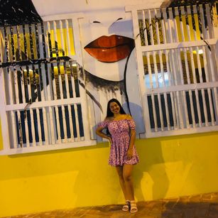 Model - Iris Moira pantyhose