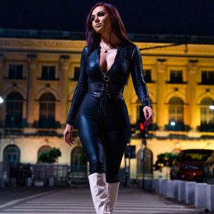 Model - Desiree Doll squirt