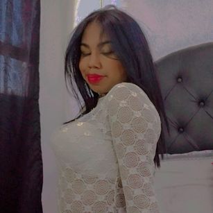 Model - Lizzie Ebony