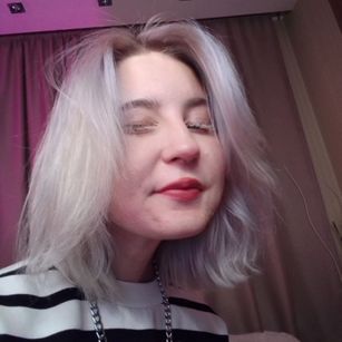 Model - Vivian Blonde