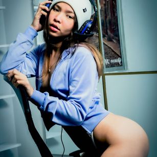 Model - ArianaJonesy sexy