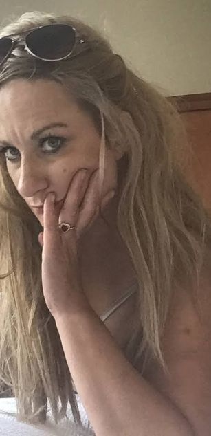 Model - AlexisToppFoxXx milf