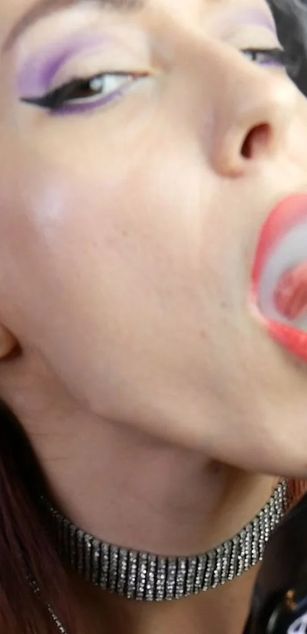 Model - Clara Domme femdom