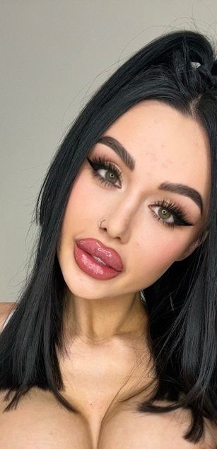 Model - kimberry bigtits