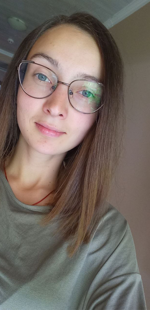 Model - Elizabeth Hot