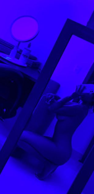 Model - Addison deepthroat