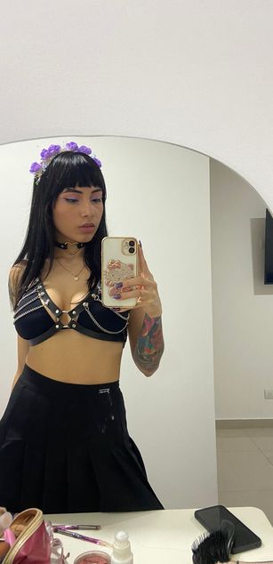 Model - Addison deepthroat