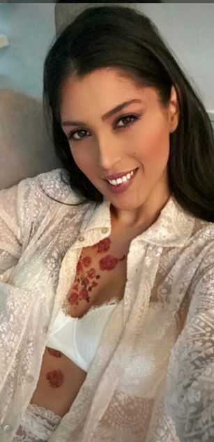 Model - persian_baddie fetish