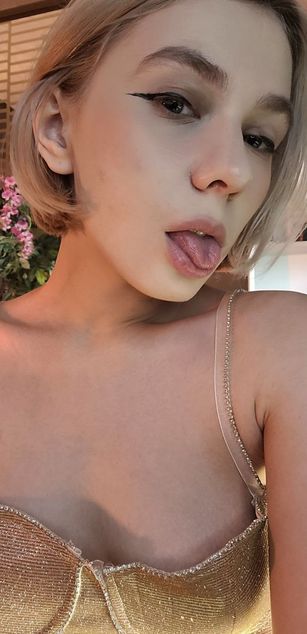 Model - LillyLand dildo