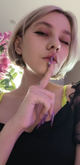 Model - LillyLand dildo