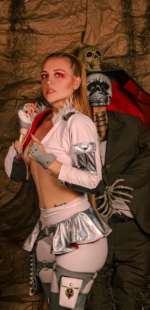 Model - Emily Sumer deepthroat