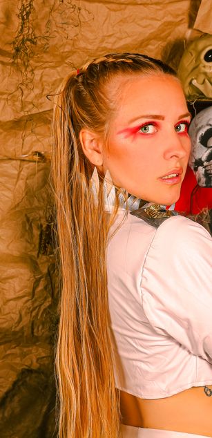 Model - Emily Sumer deepthroat