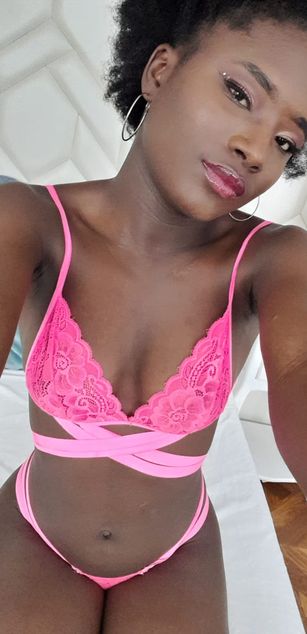 Model - OlivieLeroy deepthroat