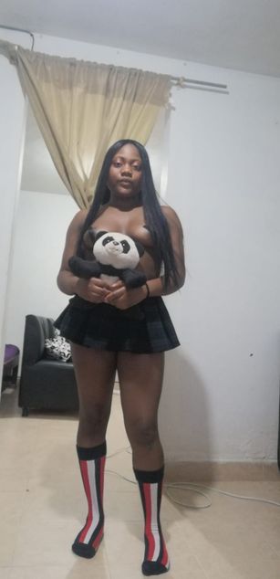 Model - Siara26 deepthroat