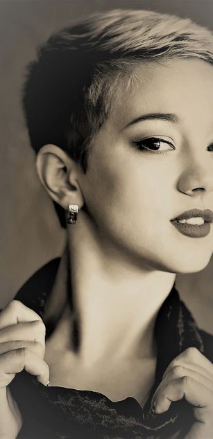 Model - Olena Kilit striptease