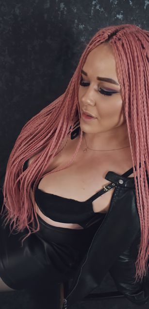 Model - MissCapriceX7 curvy