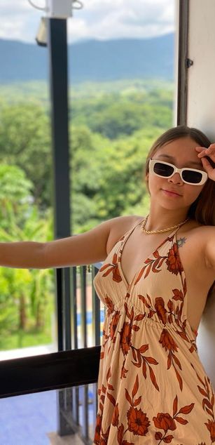 Model - ArianaJonesy smart