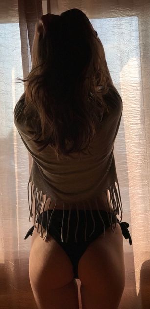 Model - MeowMila ass