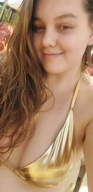 Model - Nina Baena deepthroat