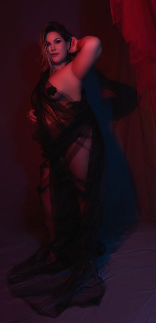 Model - FeliciaKrige deepthroat