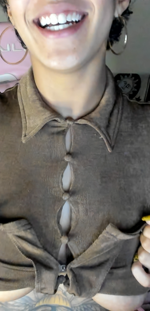 Model - Elizabeth corazon de leon hairy