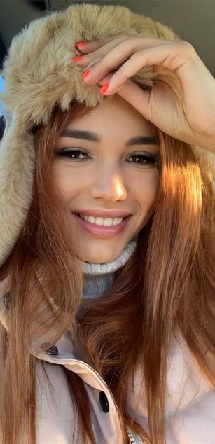 Model - Teya deepthroat