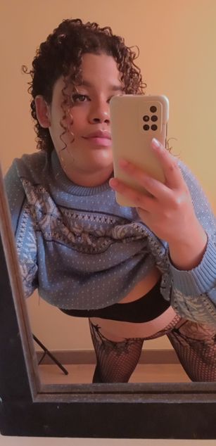 Model - Sara dirty curvy