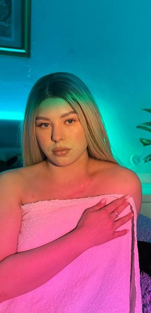 Model - Katy blowjob