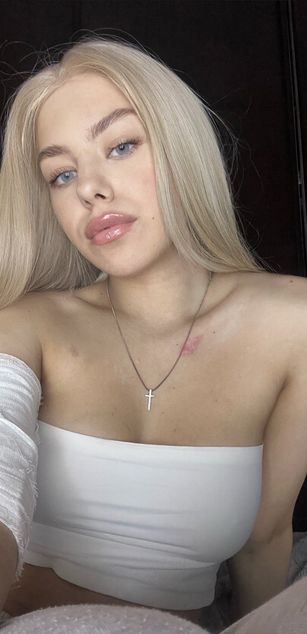 Model - Katy blowjob