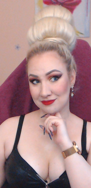 Model - Miss Lexy Gold fetish