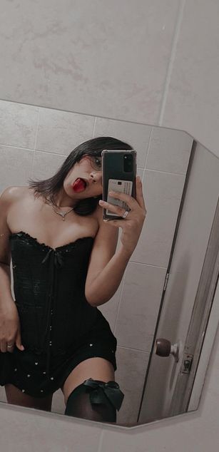 Model - Liz_23 Tetas