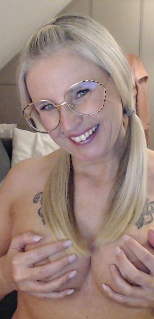 Model - ninalove248 milf