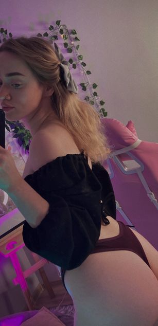 Model - FionaPowerpuff deepthroat