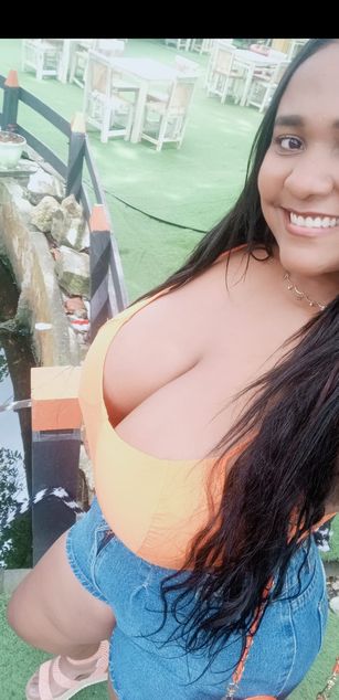 Model - Pocahontas15 caliente