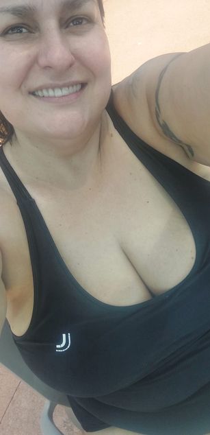 Model - Selene curvy