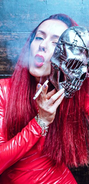 Model - Clara Domme femdom