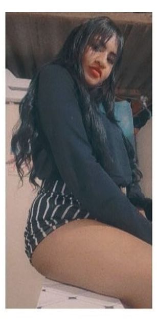 Model - Eva Ross Bonnie dildo