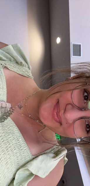 Model - pretty silly gal naughty