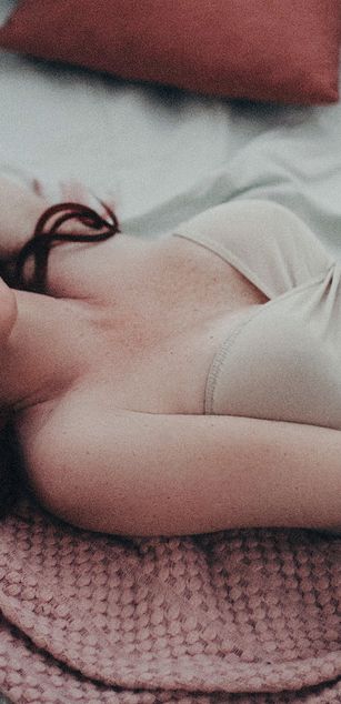 Model - PrettyMilfyxo sexy