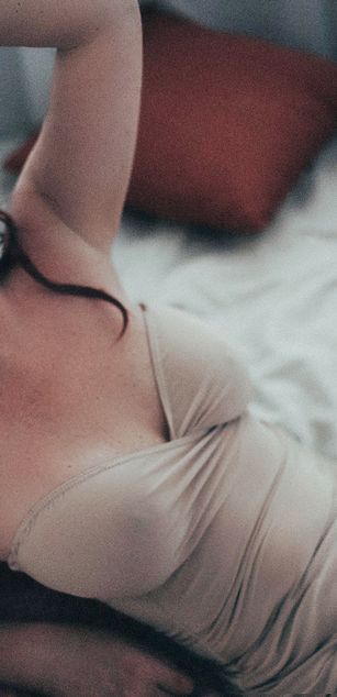 Model - PrettyMilfyxo sexy