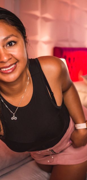 Model - Paulina Jones blowjob