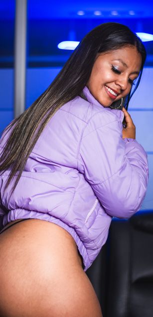 Model - Paulina Jones blowjob