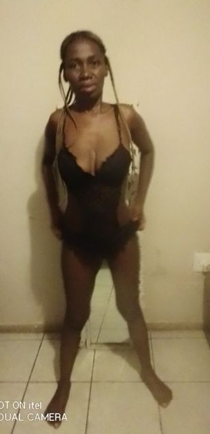 Model - afrodarktall biglips