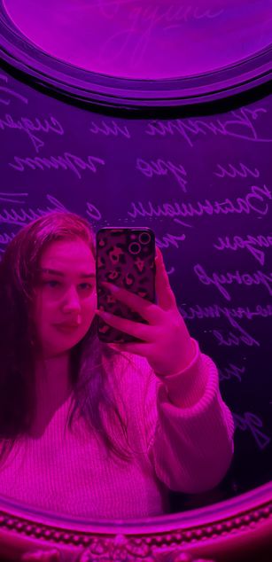 Model - Lisa bigtits