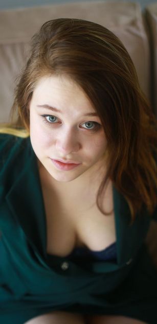 Model - Nessa Greyrat deepthroat