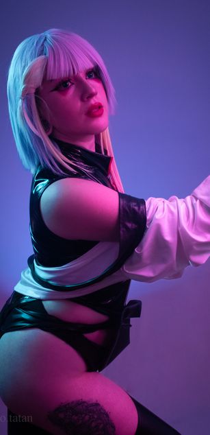 Model - ANNIE SNOW cosplay